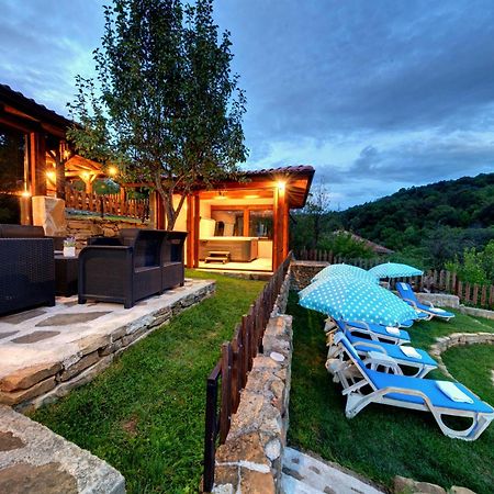 House Maya Трявна Екстер'єр фото
